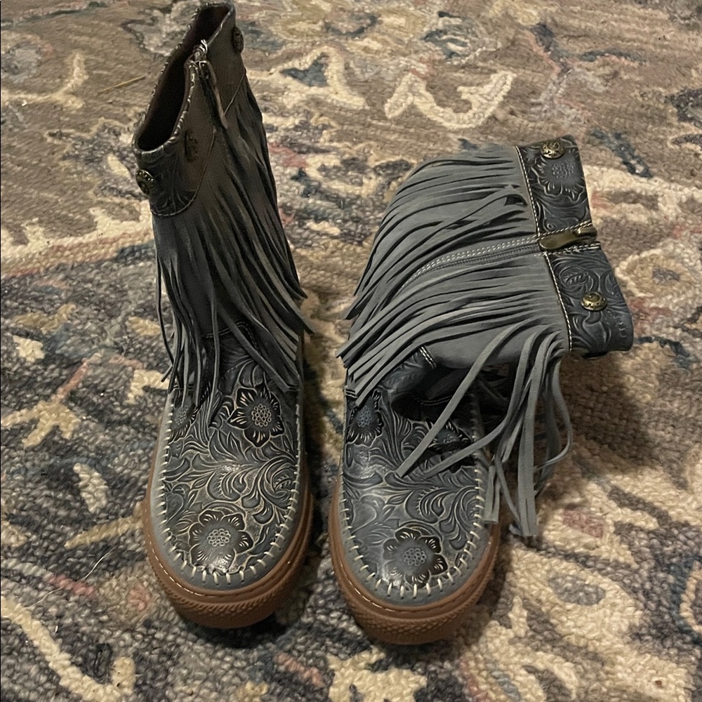 Fringed Gray Leather Boots